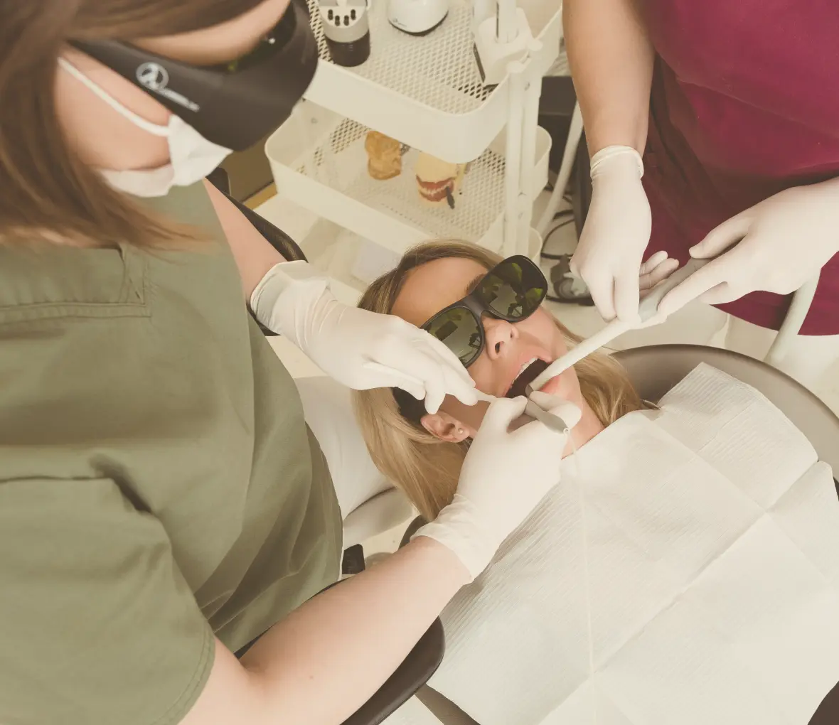 TRATAMENT PARODONTOZA Cluj, parodontologie la microscop, boala parodontala, parodontita, gingivita