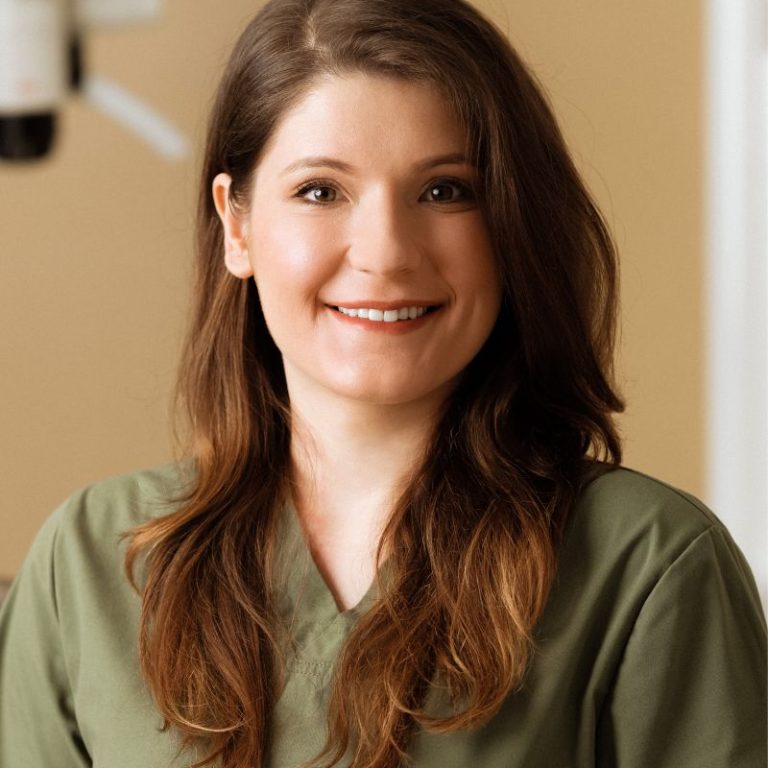 Dr Teodora Iuga - clinica dentara Cluj A Smile
